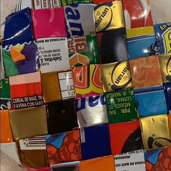 Woven Magazine Clutch - Picture 6 of 8